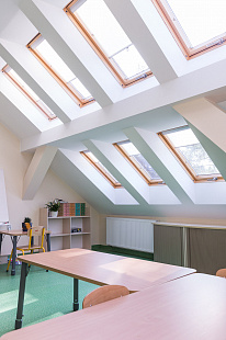 Объект из Мансардные окна c 2-камерным стеклопакетом Fakro FTP-V U4